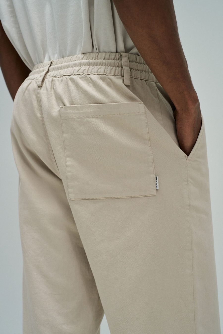 CALÇAS JOGGERS COM LINHO