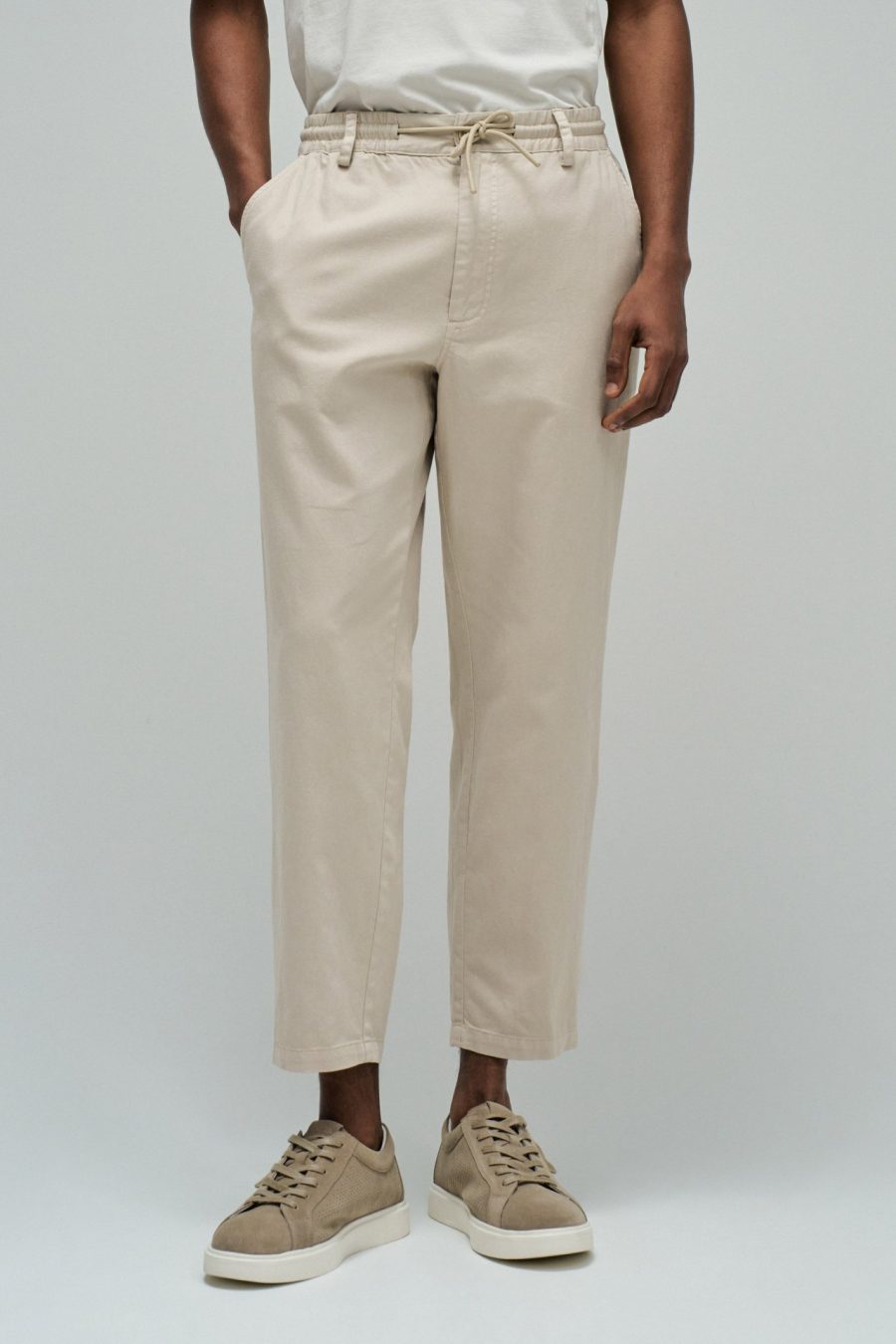 CALÇAS JOGGERS COM LINHO