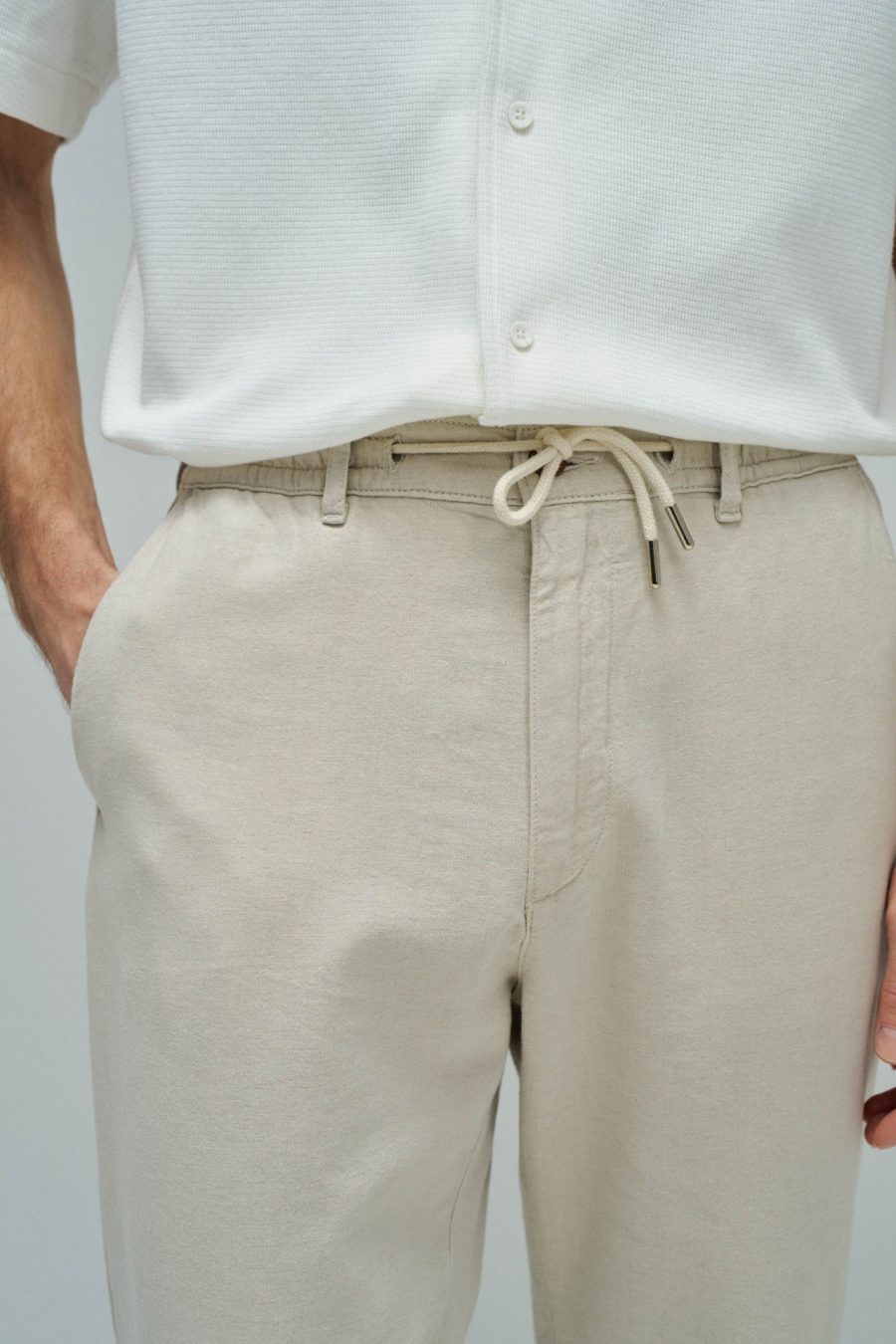 CALÇAS JOGGERS COM LINHO