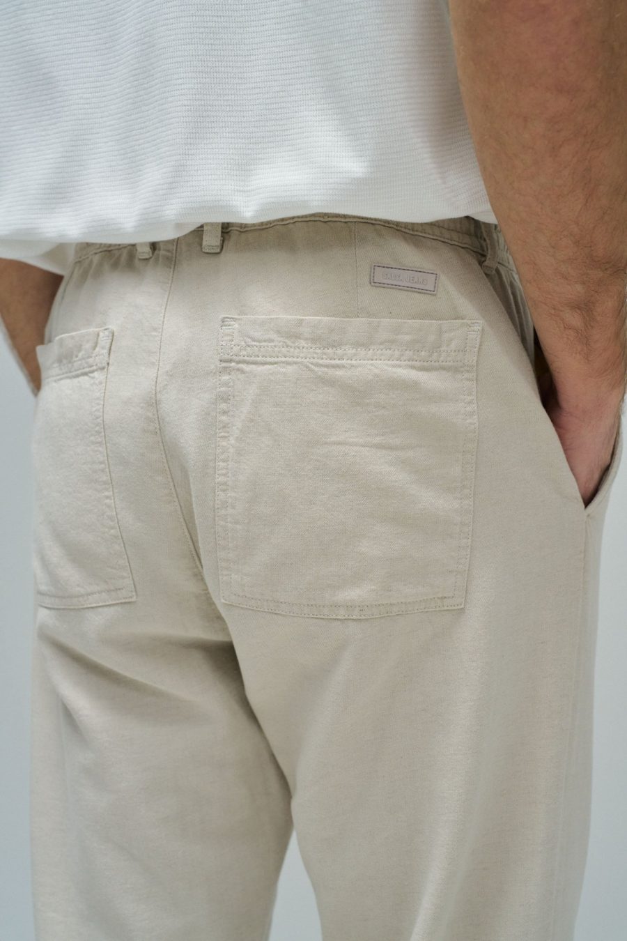 CALÇAS JOGGERS COM LINHO